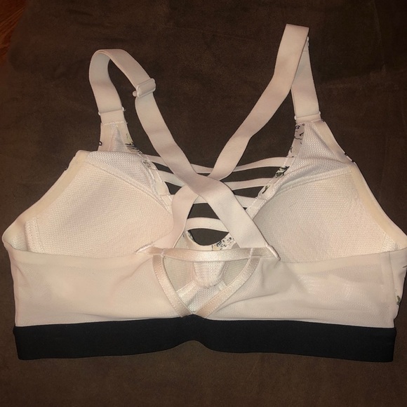 Victoria’s Secret Sports Bra - Picture 2 of 2